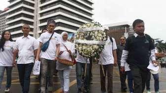 Peringatan satu tahun Tragedi Bom Thamrin 14 Januari 2016, di Pos Polisi Perempatan Sarinah, Jalan MH Thamrin, Jakarta, Sabtu (14/1).