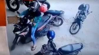 Video Perempuan Keluarkan Motor dari Parkiran Ini Bikin Ngakak