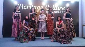 Batik Elegan Rancangan Tina Andrean