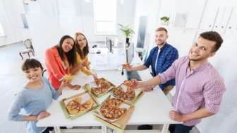 Sering Makan "Gratisan" di Kantor Bikin Produktivitas Menurun?