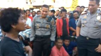 Kapolres Medan Terbahak-bahak Dengar Stand Up Comedy Anak Jalanan