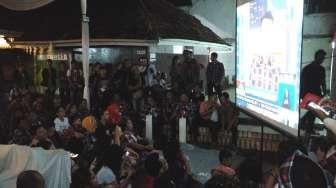 Pendukung Ahok-Djarot Nobar Debat di Rumah Lembang, Begini Suasananya