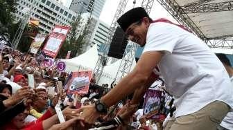 Pasangan calon gubernur dan wakil gubernur DKI Jakarta nomor urut tiga Anies Baswedan-Sandiaga Uno menggelar kampanye akbar di Stadion Soemantri Brodjonegoro, Kuningan, Jakarta, Minggu (29/1/2017).