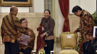 Sidang Kabinet Paripurna tentang rencana kerja pemerintah dan kerangka kebijakan ekonomi makro serta pokok kebijakan fiskal 2018 di Istana Negara, Jakarta, Rabu (1/2).