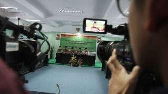Majelis Ulama Indonesia (MUI) menggelar konferensi pers terkait pernyataan Gubernur DKI nonaktif Basuki Tjahaja Purnama (Ahok) kepada ketua MUI KH Ma'ruf Amin, di Jakarta, Kamis (2/2).