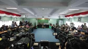 Majelis Ulama Indonesia (MUI) menggelar konferensi pers terkait pernyataan Gubernur DKI nonaktif Basuki Tjahaja Purnama (Ahok) kepada ketua MUI KH Ma'ruf Amin, di Jakarta, Kamis (2/2).