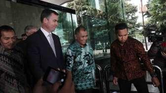 Menteri Kehakiman Australia Michael Keenan berkunjung ke gedung Komisi Pemberantasan Korupsi (KPK), Jakarta, Kamis (2/2).