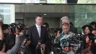 Menteri Kehakiman Australia Michael Keenan berkunjung ke gedung Komisi Pemberantasan Korupsi (KPK), Jakarta, Kamis (2/2).
