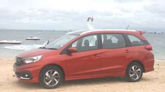 Merasakan New Honda Mobilio di Bali, Kamis (2/2). [Suara.com/Reky Kalumata]
