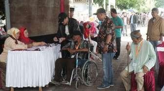Komisi Pemilihan Umum (KPU) RI menggelar simulasi pemungutan suara di Kepulauan Seribu, Jakarta, Sabtu (4/2).