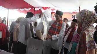 Komisi Pemilihan Umum (KPU) RI menggelar simulasi pemungutan suara di Kepulauan Seribu, Jakarta, Sabtu (4/2).