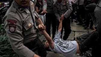 Demo di Kantor UNHCR Ricuh