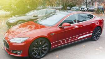 Hiks, Mobil Listrik Model S dan X Kurang Laku, Tesla Tutup Warung Sebentar