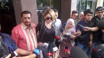 Nikita Mirzani Sebut Bau Mujair Amis, Fans Ayu Ting Ting Ngamuk
