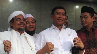 Wiranto Sebut Habib Rizieq Batal Pulang ke Jakarta