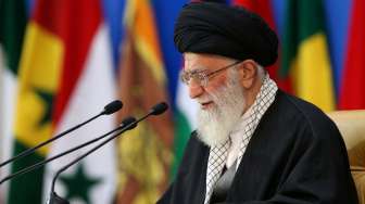 Pejabat Iran Bantah Ali Khamenei Serahkan Kekuasaan karena Sakit