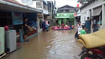 Jangan Salahkan Siapapun, Saatnya Tolong Menolong Korban Banjir