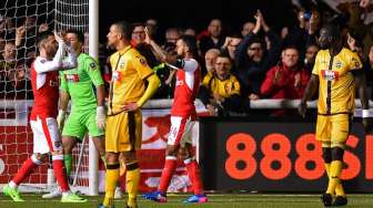 Arsenal ke Perempat Final Piala FA, Walcott Bikin Gol ke-100