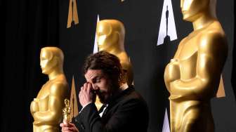 Aktor Casey Affleck menjadi aktor terbaik dalam ajang Oscar 2017 di Hollywood, California, Minggu (26/2)