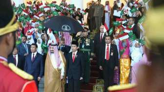 Raja Salman bersama Presiden Jokowi di Istana Kepresidenan Bogor, Jawa Barat, Rabu (1/3).