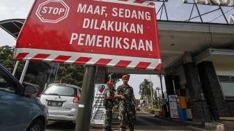 TNI bersama dengan Pasukan Pengamanan Presiden (Paspampres) melakukan penjagaan di area bandara Halim Perdanakusuma, Jakarta, Rabu (1/3).