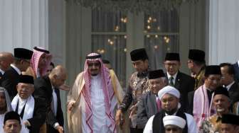 Usai Salat Jumat, Raja Salman Minum Teh Bareng Jokowi