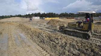 Kondisi sirkuit jelang kejuaraan seri kedua Motocross Grand Prix (MXGP) di kawasan GOR Sahabuddin, Pangkalpinang, Bangka Belitung, Jumat (3/3).