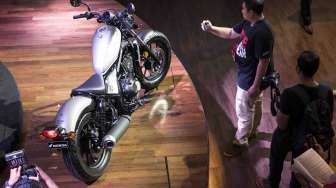 Honda CMX500 Rebel ini hadir dengan pilihan tiga warna.