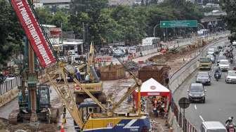 Proyek pembangunan underpass Mampang-Kuningan, di Jakarta, Rabu (22/3).