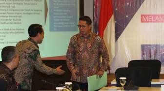 Rapat koordinasi persiapan penyelenggaraan ibadah haji 2017 di kantor Kementerian Koordinator Bidang Pembangunan Manusia dan Kebudayaan (PMK), Jakarta, Rabu (22/3).