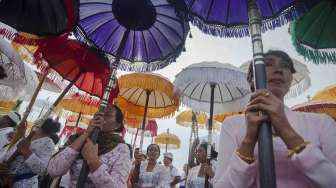 Upacara Melasti Menjelang Hari Raya Nyepi