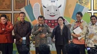 Wakil Presiden Jusuf Kalla memimpin rapat persiapan Asian Games 2018 yang juga dihadiri oleh sejumlah menteri, di kantor Sekretariat Komite Penyelenggara Asian Games (INASGOC) Jakarta, Sabtu (25/3/2017). [Suara.com/Kurniawan Mas'ud]