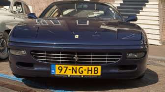 Ferrari Ini Ditelantarkan di Pinggir Jalan Selama 2 Tahun