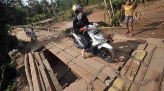 Pascabanjir bandang di Lubuk Tarok, Sijunjung, Sumatera Barat, Rabu (29/3).