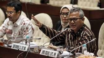 Uji kelayakan dan kepatutan calon anggota KPU di Komisi II DPR, Kompleks Parlemen Senayan, Jakarta, Senin (3/4).