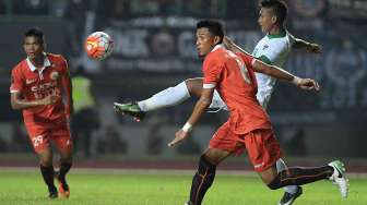 Pertandingan uji coba Timnas U22 vs Persija di Stadion Patriot Chandrabhaga, Bekasi, Jawa Barat, Rabu (5/4) malam.