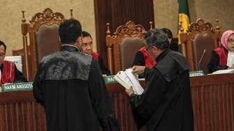 Andi Zoelkarnaen Mallarangeng alias Choel Mallarangeng menjalani sidang perdana di Pengadilan Tipikor, Jakarta, Senin (10/4).