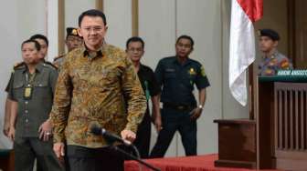 Terdakwa kasus dugaan penistaan agama Basuki Tjahaja Purnama atau Ahok mengikuti sidang lanjutan di Auditorium Kementerian Pertanian, Jakarta, Selasa (11/4).