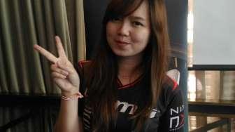 Kisah Nixia, Gamer Cantik yang Doyan Main Game Cowok