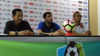 Persib Batal Menang, Djanur Kecewa Berat
