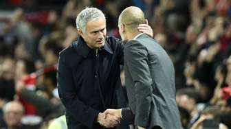 MU Sambangi City, Mou: "Bukan Soal Saya dan Guardiola"