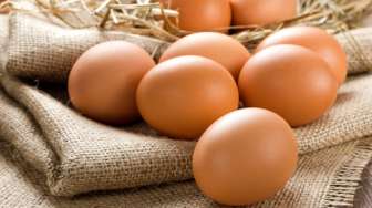 Makan Telur Mentah Bisa Berbahaya, Ini Sebabnya