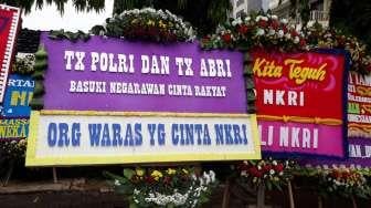 Karangan Bunga ke Mabes: Orang Waras yang Cinta NKRI