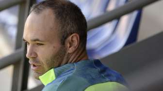 Pulih, Iniesta Siap Perkuat Lini Tengah Barcelona