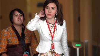 Diperiksa KPK, Istri Siri Andi: Jangan Dekat-dekat Dong Mas