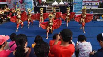 Peringatan Hari Pendidikan Nasional (Hardiknas) dan Hari Tari se-dunia di Jakarta, Minggu (7/5).