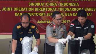 Barang bukti sabu dalam rilis kasus narkotika jaringan Cina di Rumah Sakit Polri, Jakarta Timur, Senin (8/5).