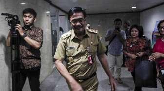 Wakil Gubernur DKI Jakarta  Djarot Saiful Hidayat usai menemui Gubernur DKI Jakarta Basuki Tjahaja Purnama (Ahok) di Rutan Cipinang, Jakarta, Selasa (9/5).