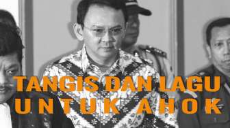 Tangis dan Lagu Warga untuk Ahok yang Dipenjara