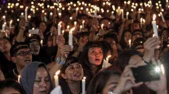 Aksi 1000 lilin untuk Basuki Tjahaja Purnama (Ahok) di Tugu Proklamasi, Jakarta, Rabu (10/5).